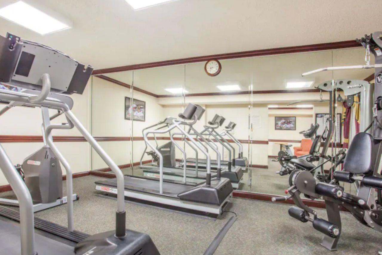 Baymont By Wyndham Madison Heights Detroit Area Exterior foto