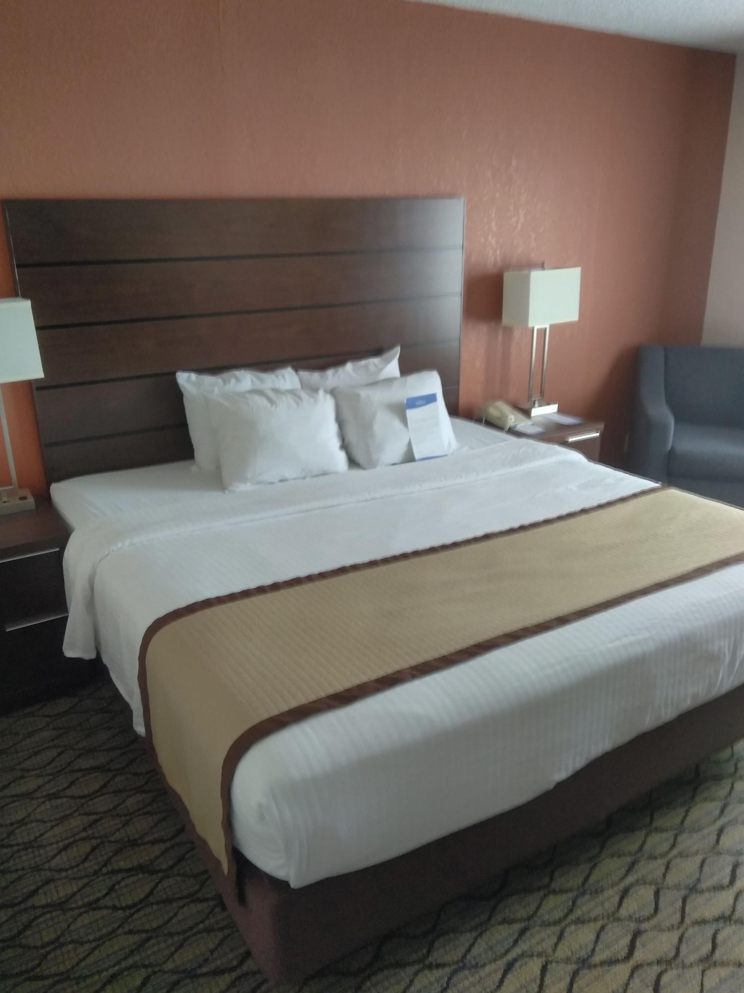 Baymont By Wyndham Madison Heights Detroit Area Exterior foto