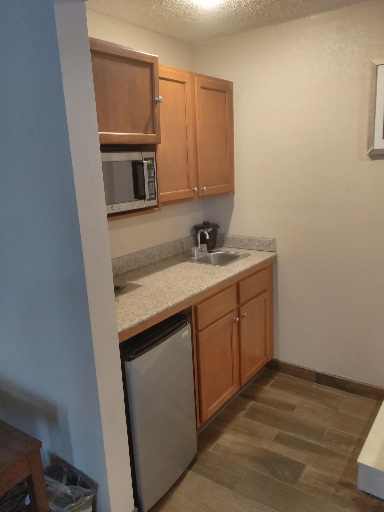 Baymont By Wyndham Madison Heights Detroit Area Exterior foto