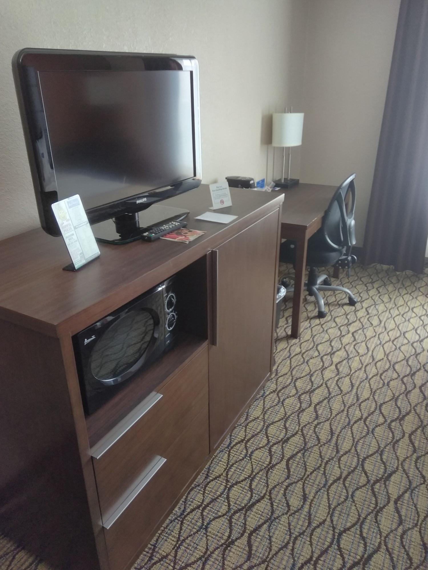 Baymont By Wyndham Madison Heights Detroit Area Exterior foto