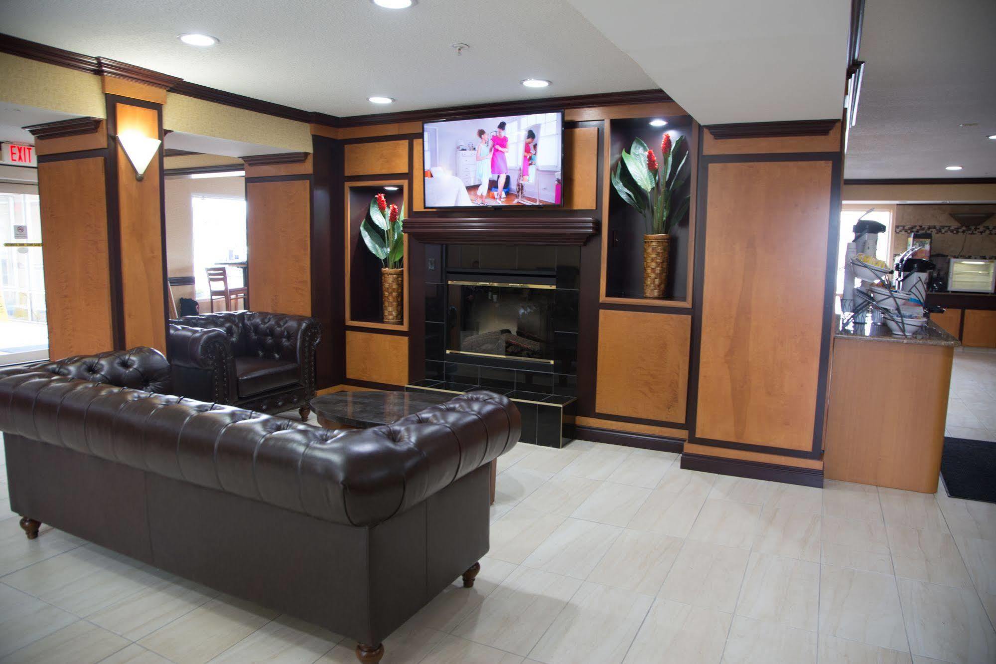 Baymont By Wyndham Madison Heights Detroit Area Exterior foto