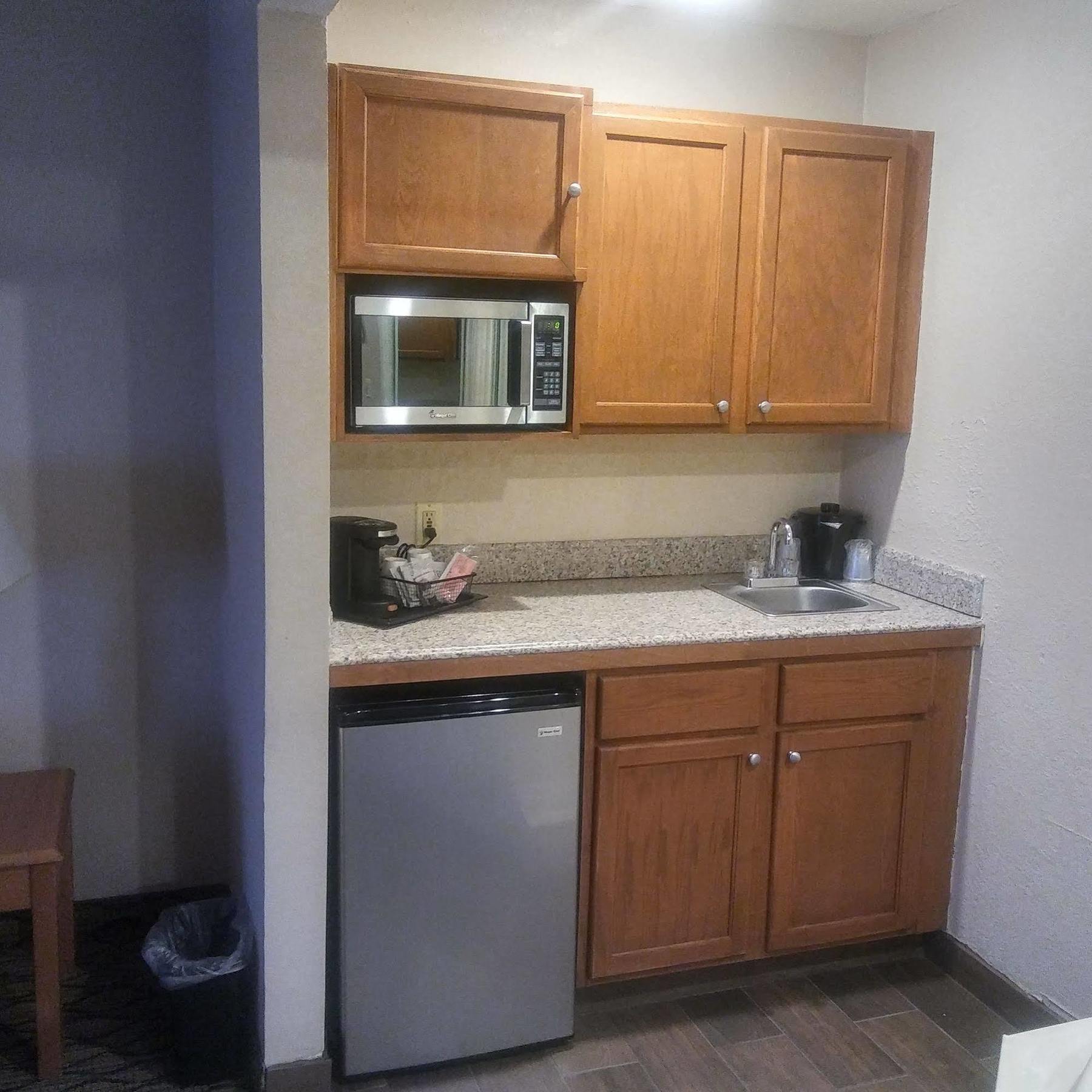 Baymont By Wyndham Madison Heights Detroit Area Exterior foto
