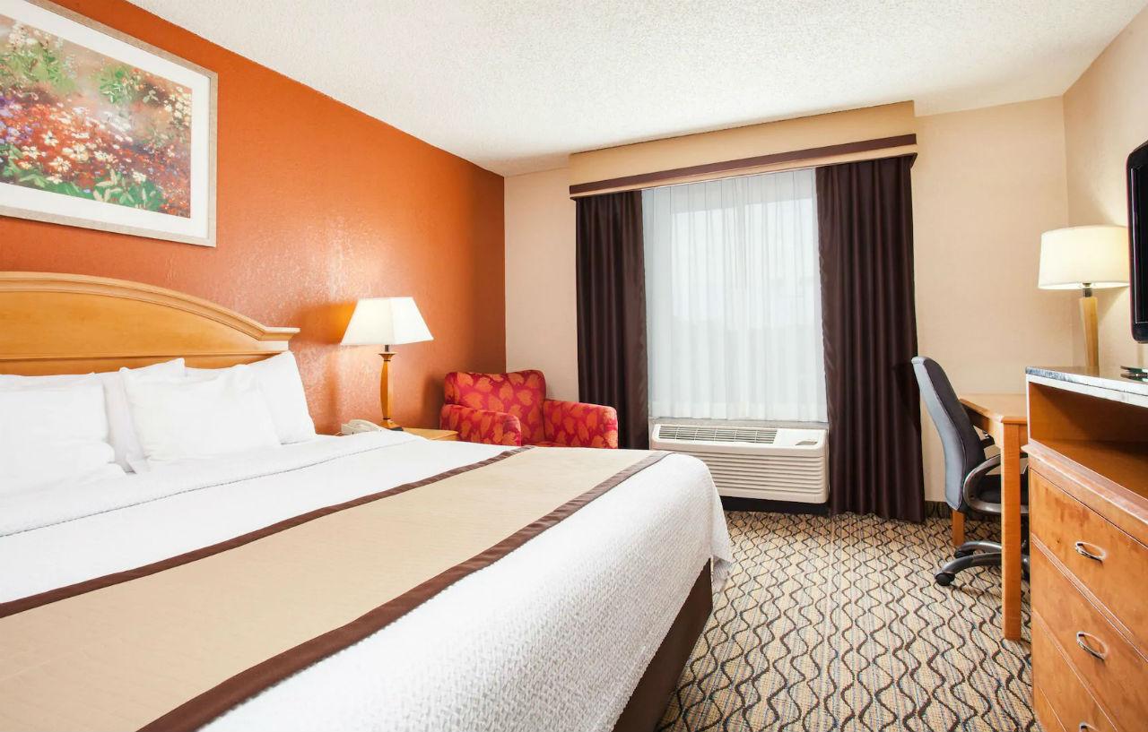 Baymont By Wyndham Madison Heights Detroit Area Exterior foto